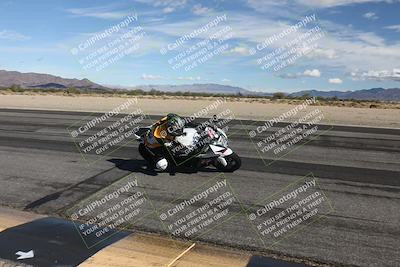 media/Nov-16-2025-Race Pace (Sun) [[8c5fa54630]]/Non Verified Riders (1st 20 Minutes)/3-Turn 3 Inside (11am)/